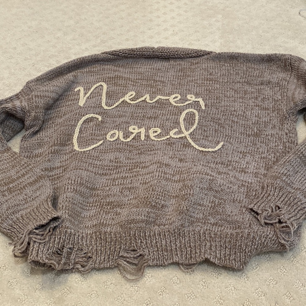 WILDFOX | Distressed Sweater “don’t care never cared” | size XS - Picture 2 of 2